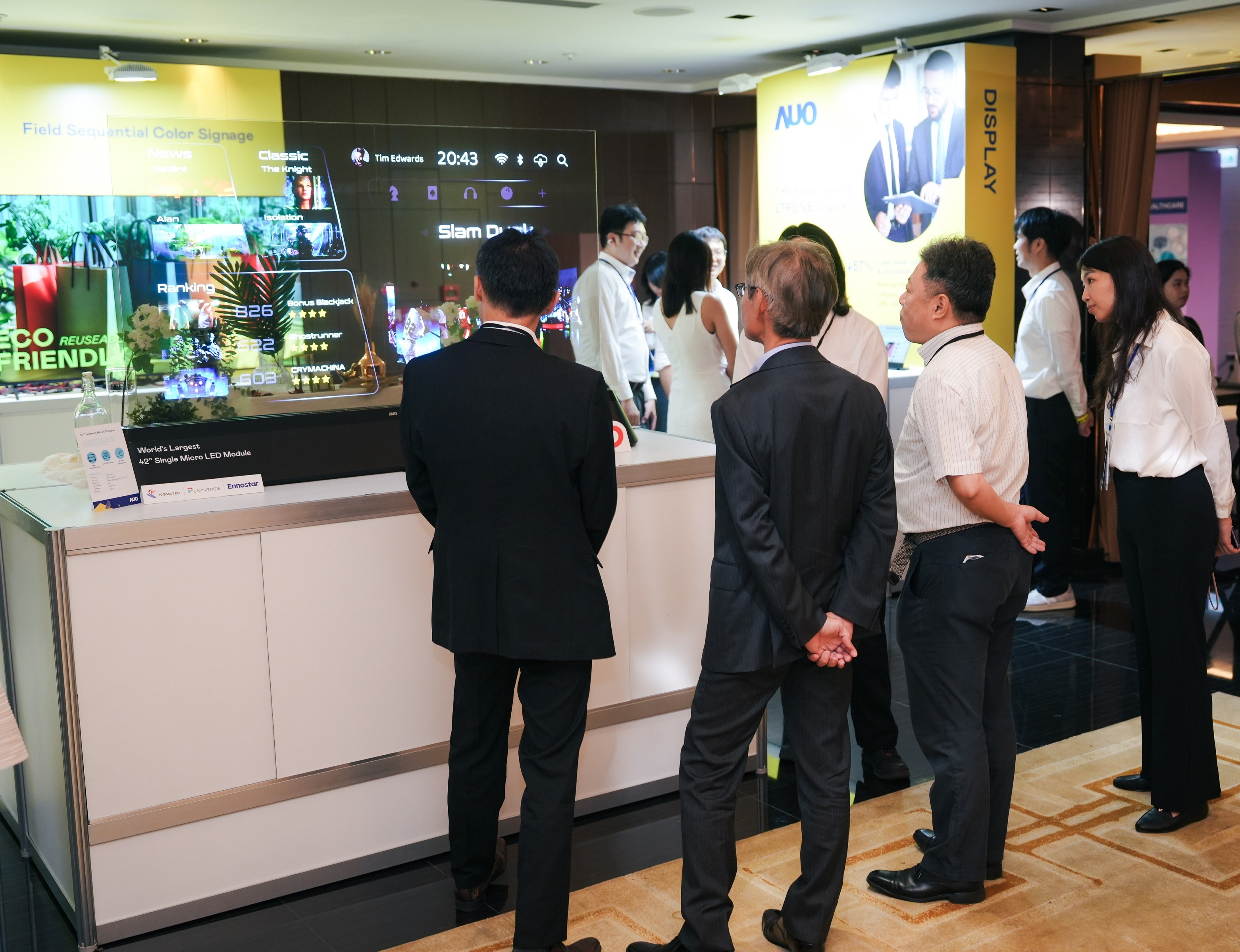 現場亦規劃多項技術產品展示，涵蓋材料、設計到系統整合，讓與會夥伴見證友達技術深度與前瞻視野帶來的共創可能性