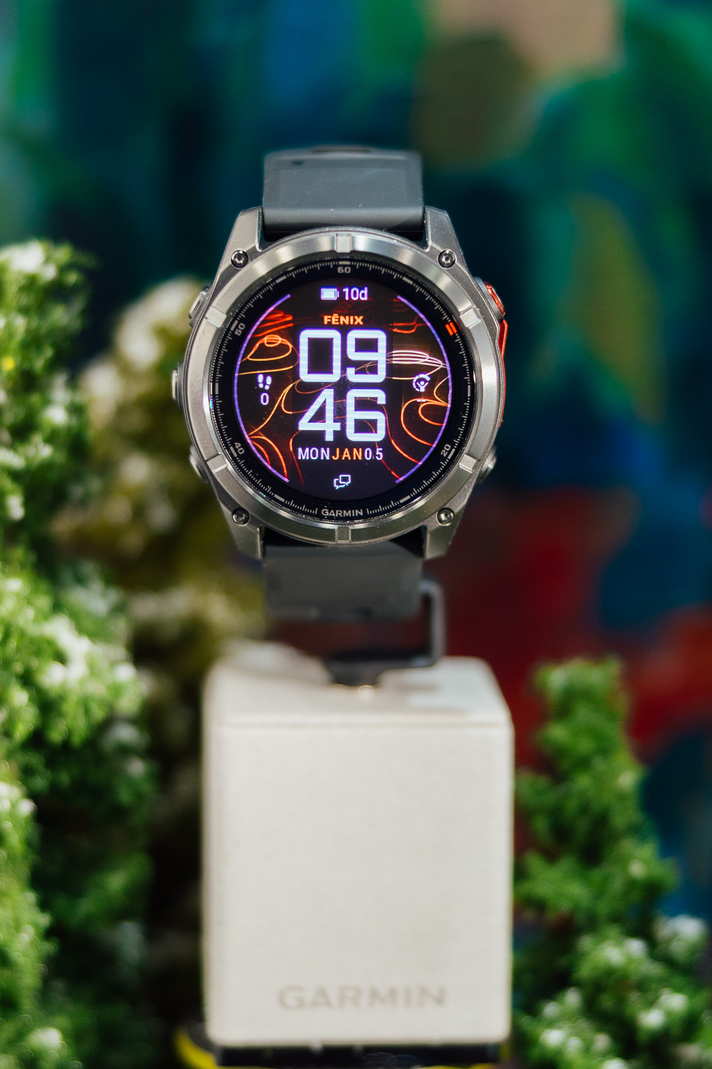 現場同步展出友達攜手Gamin推出的全球首款Micro LED智慧手錶&mdash;&mdash;fēnix 8 Pro MicroLED，具備超高亮度與細膩畫質，即使在強烈日照下亦能清晰顯示，滿足戶外運動及時尚生活的多元需求。